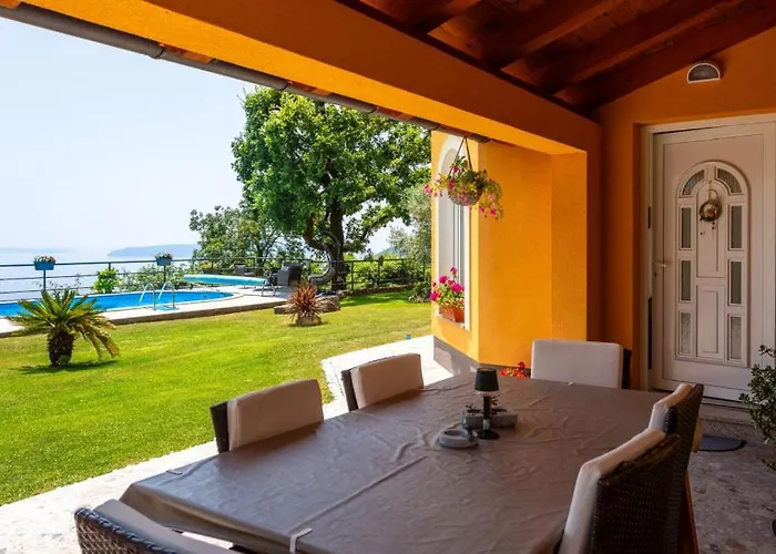 Apartment Lori - Opatija By Guide Icici